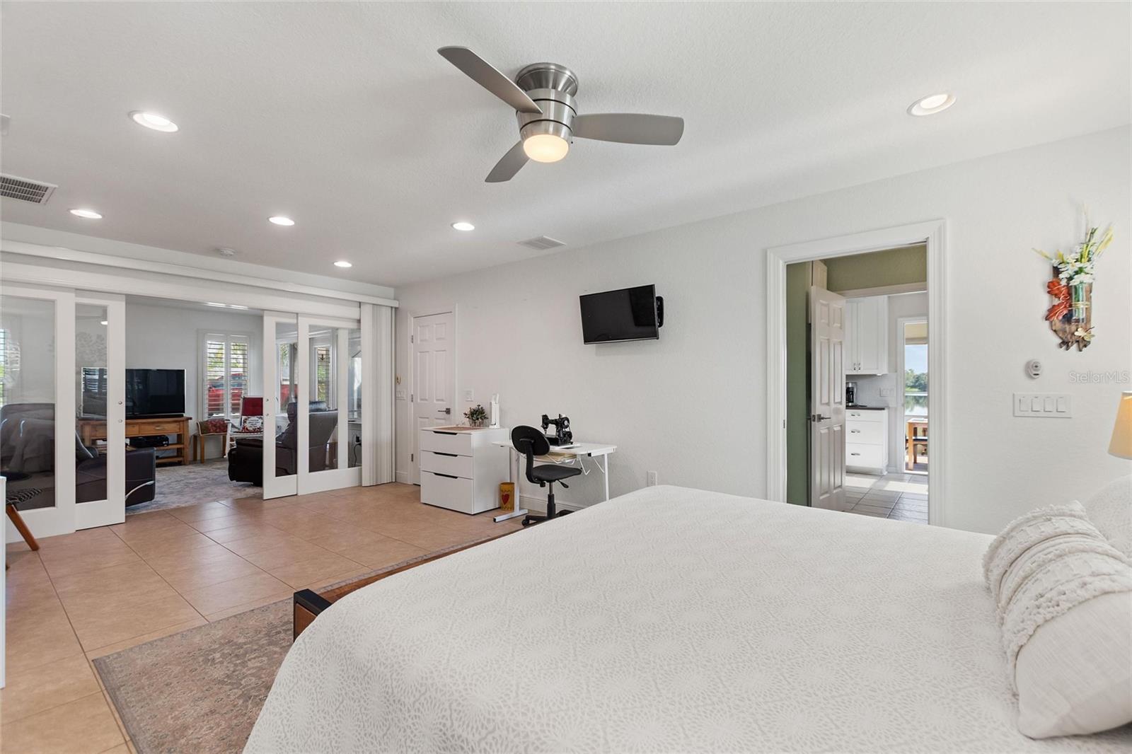 652 MEANDERING WAY, POLK CITY, FL, 33868