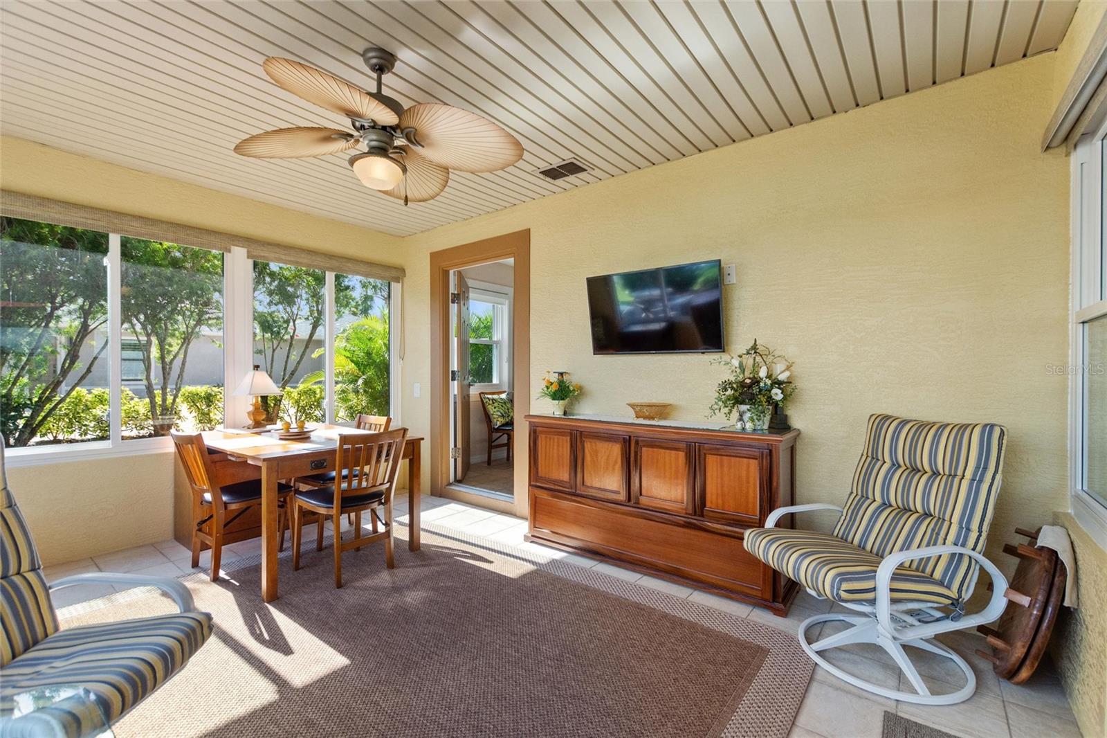 652 MEANDERING WAY, POLK CITY, FL, 33868