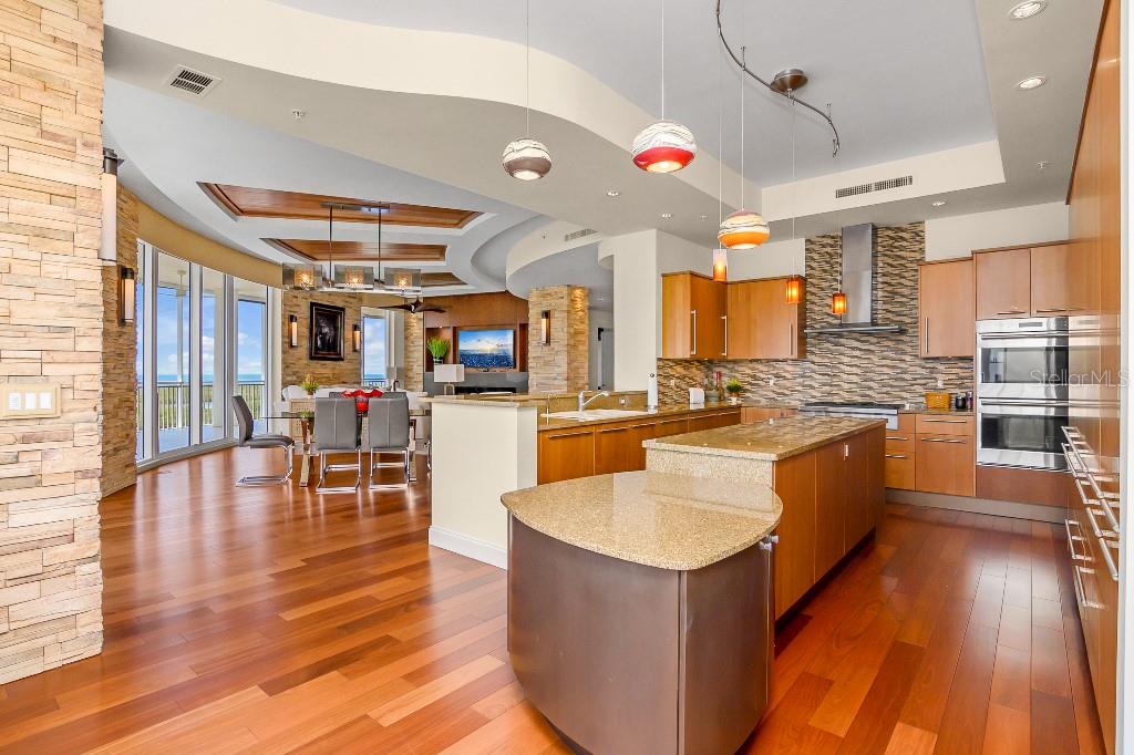 13675 VANDERBILT DR #1105, NAPLES, FL, 34110