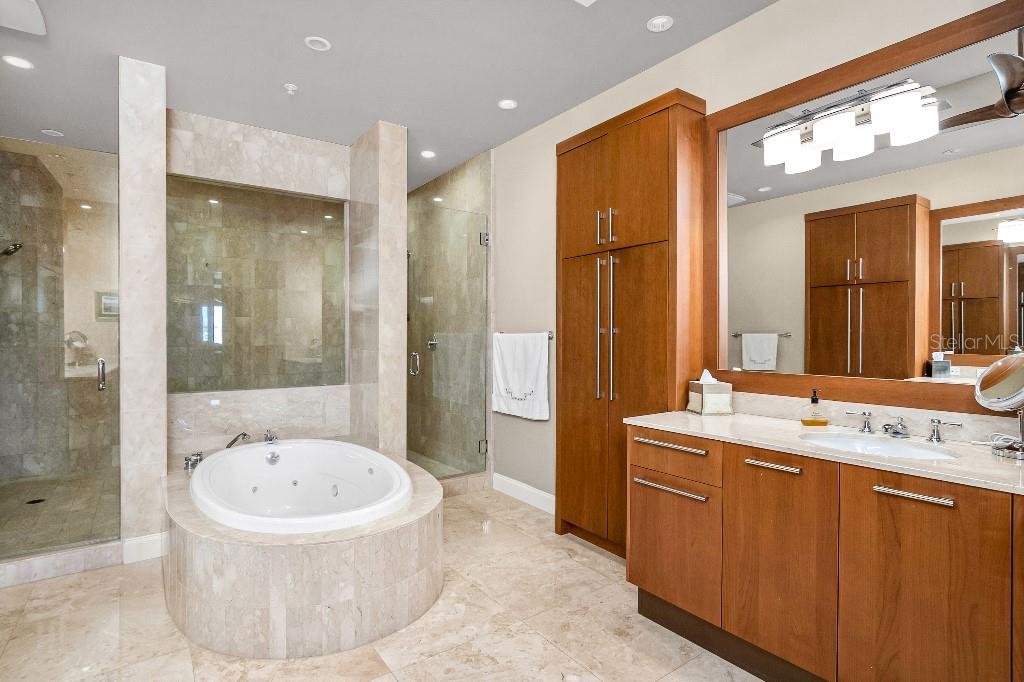 13675 VANDERBILT DR #1105, NAPLES, FL, 34110