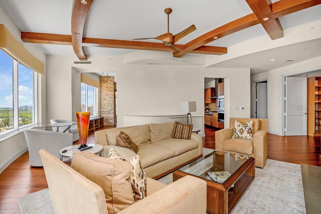 13675 VANDERBILT DR #1105, NAPLES, FL, 34110