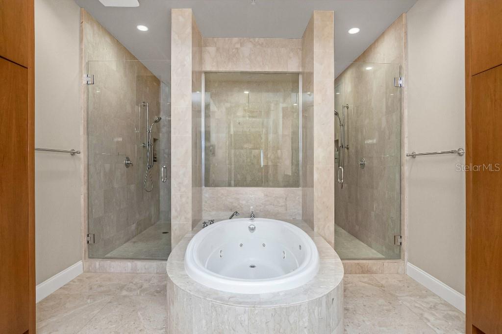 13675 VANDERBILT DR #1105, NAPLES, FL, 34110