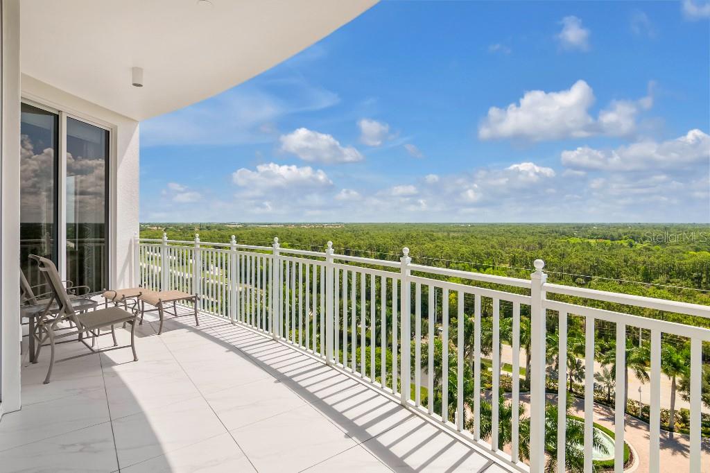 13675 VANDERBILT DR #1105, NAPLES, FL, 34110