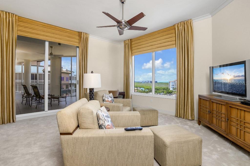 13675 VANDERBILT DR #1105, NAPLES, FL, 34110