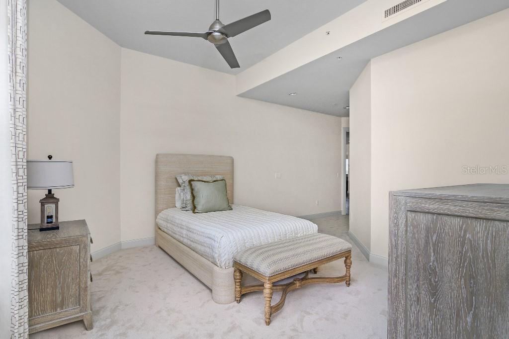 13675 VANDERBILT DR #1105, NAPLES, FL, 34110