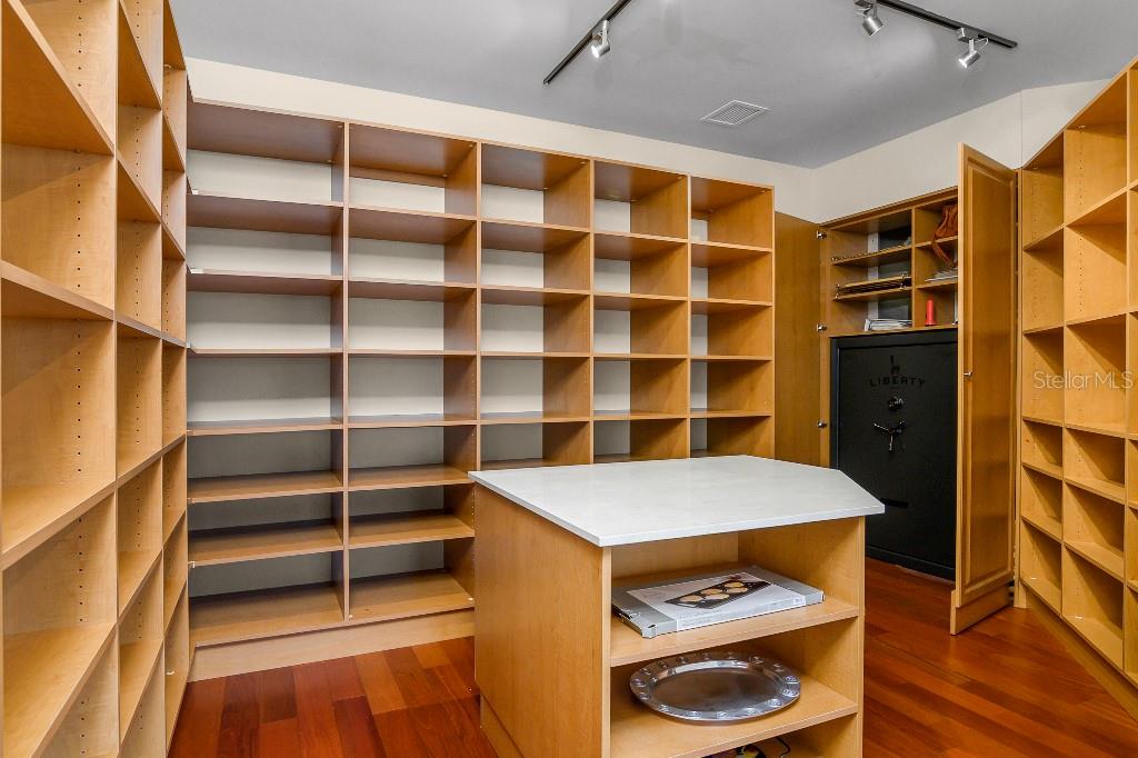 13675 VANDERBILT DR #1105, NAPLES, FL, 34110