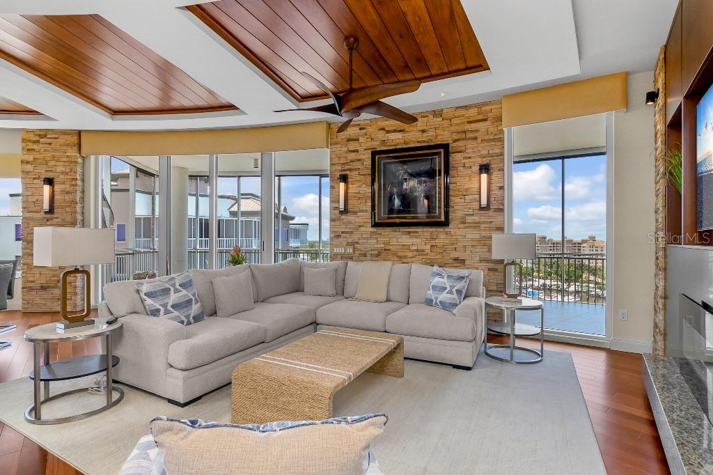 13675 VANDERBILT DR #1105, NAPLES, FL, 34110