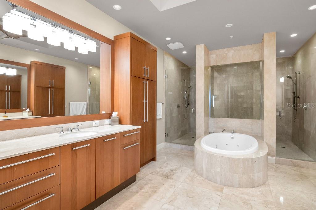 13675 VANDERBILT DR #1105, NAPLES, FL, 34110