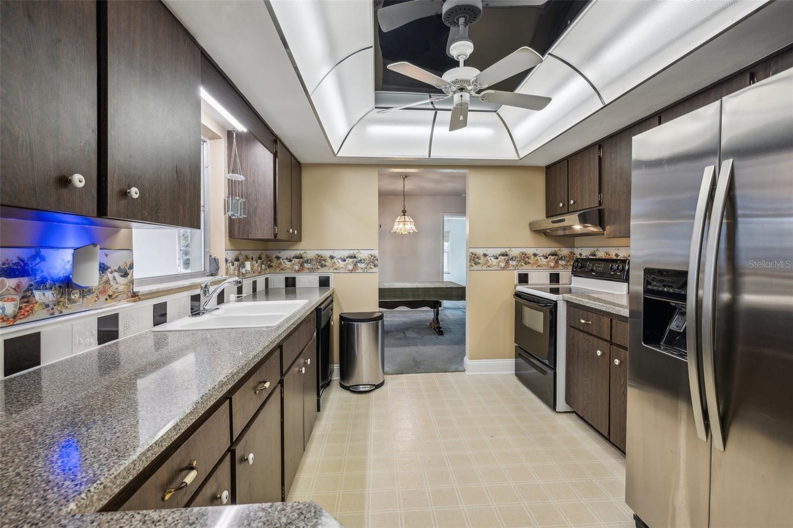 222 RIVIERE RD, PALM HARBOR, FL, 34683