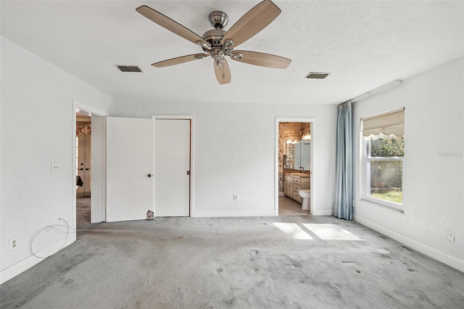 222 RIVIERE RD, PALM HARBOR, FL, 34683