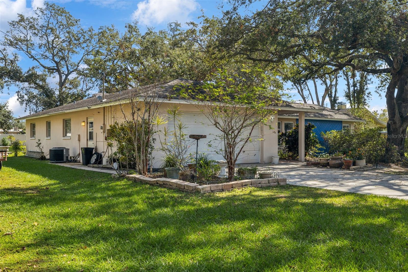 222 RIVIERE RD, PALM HARBOR, FL, 34683