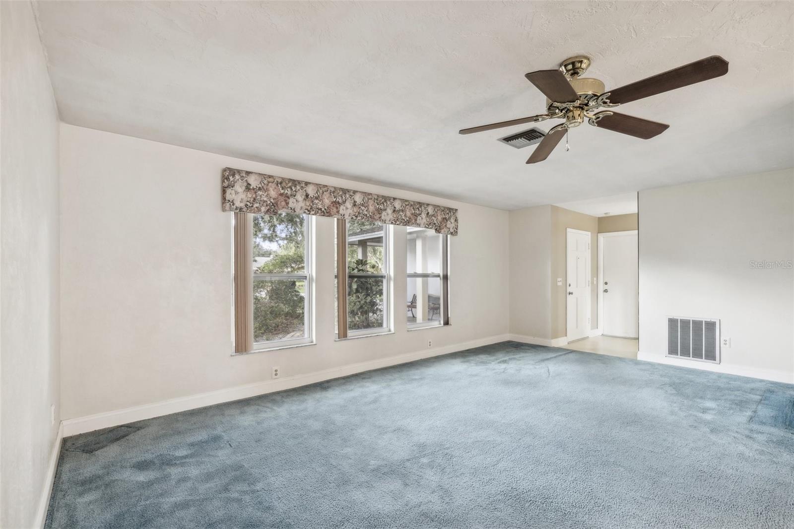 222 RIVIERE RD, PALM HARBOR, FL, 34683