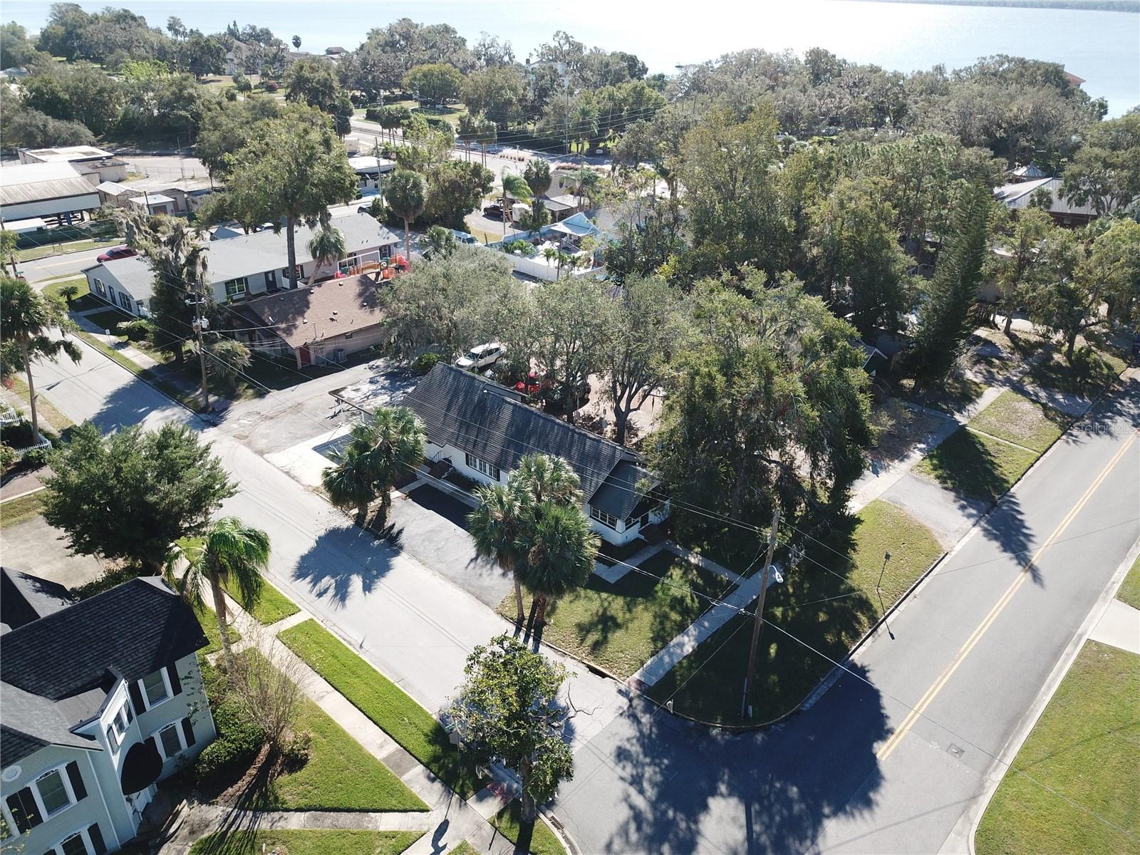 122 N ST. CLAIR ABRAMS AVE, TAVARES, FL, 32778