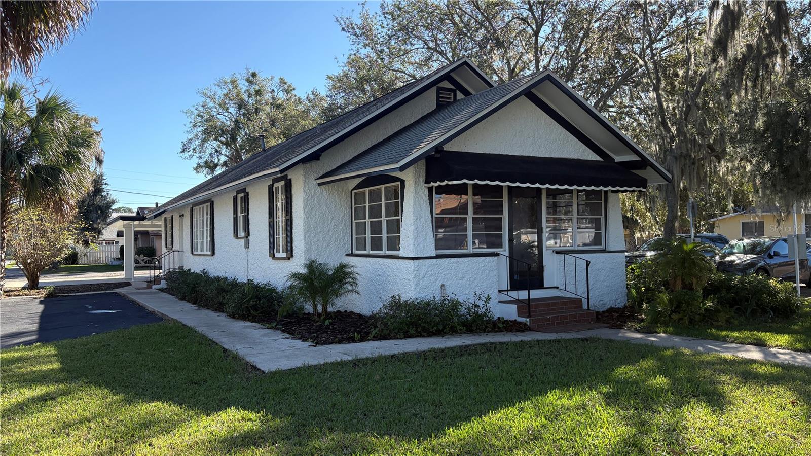 122 N ST. CLAIR ABRAMS AVE, TAVARES, FL, 32778