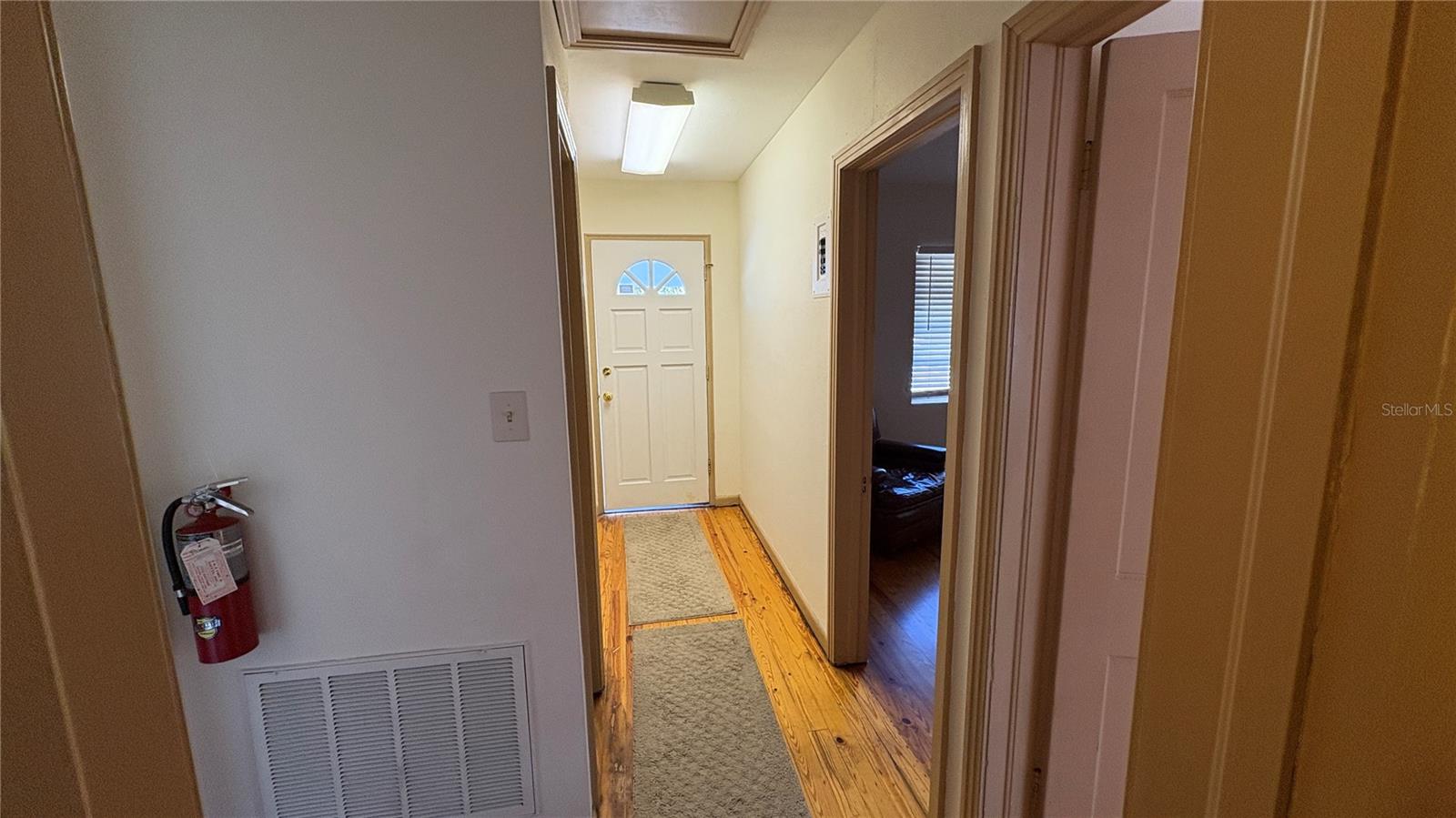 122 N ST. CLAIR ABRAMS AVE, TAVARES, FL, 32778