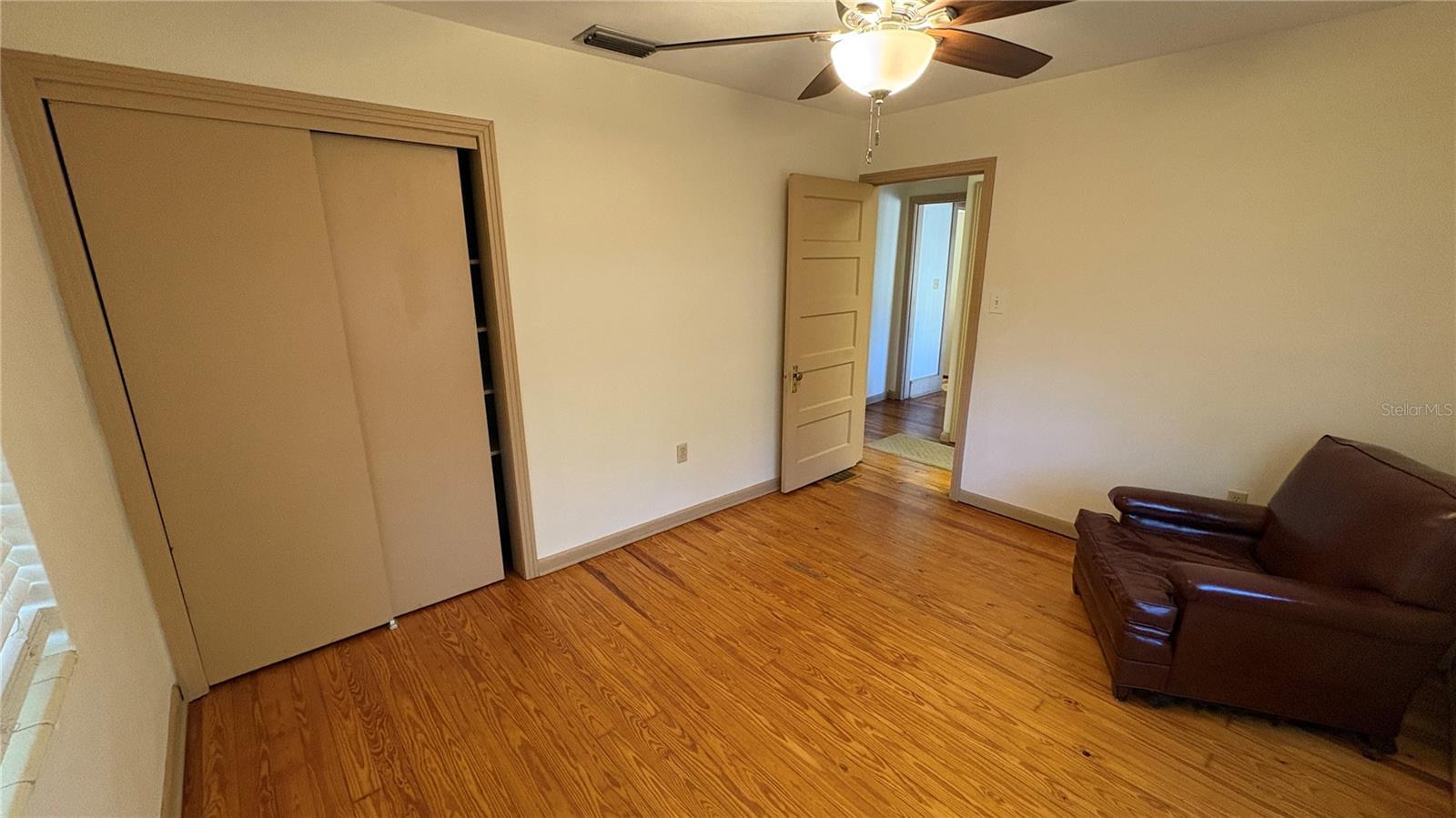 122 N ST. CLAIR ABRAMS AVE, TAVARES, FL, 32778