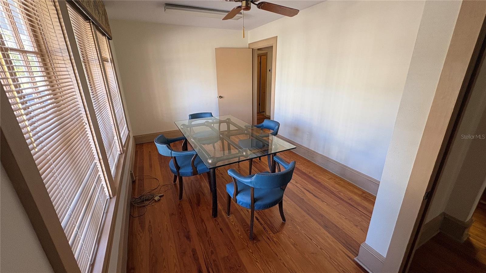 122 N ST. CLAIR ABRAMS AVE, TAVARES, FL, 32778