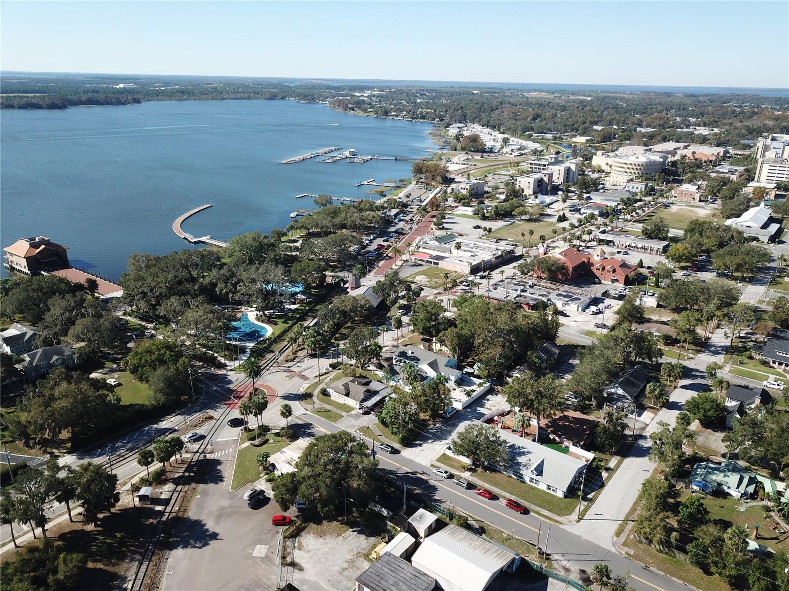 122 N ST. CLAIR ABRAMS AVE, TAVARES, FL, 32778