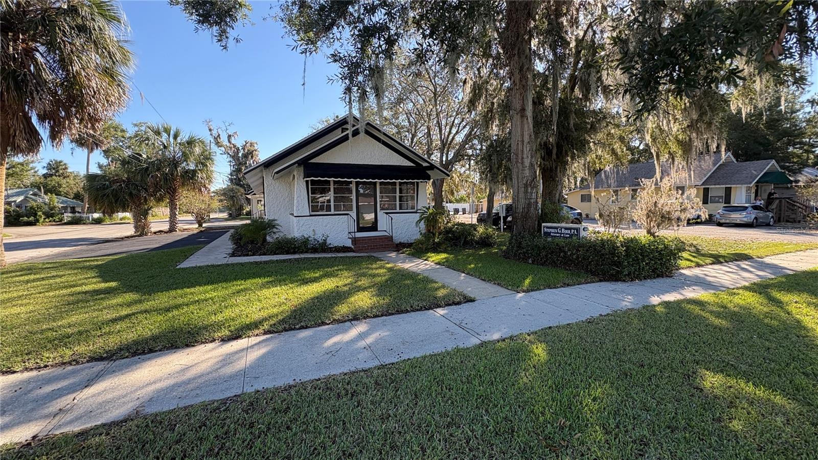 122 N ST. CLAIR ABRAMS AVE, TAVARES, FL, 32778