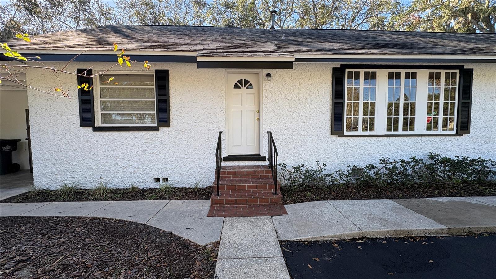 122 N ST. CLAIR ABRAMS AVE, TAVARES, FL, 32778