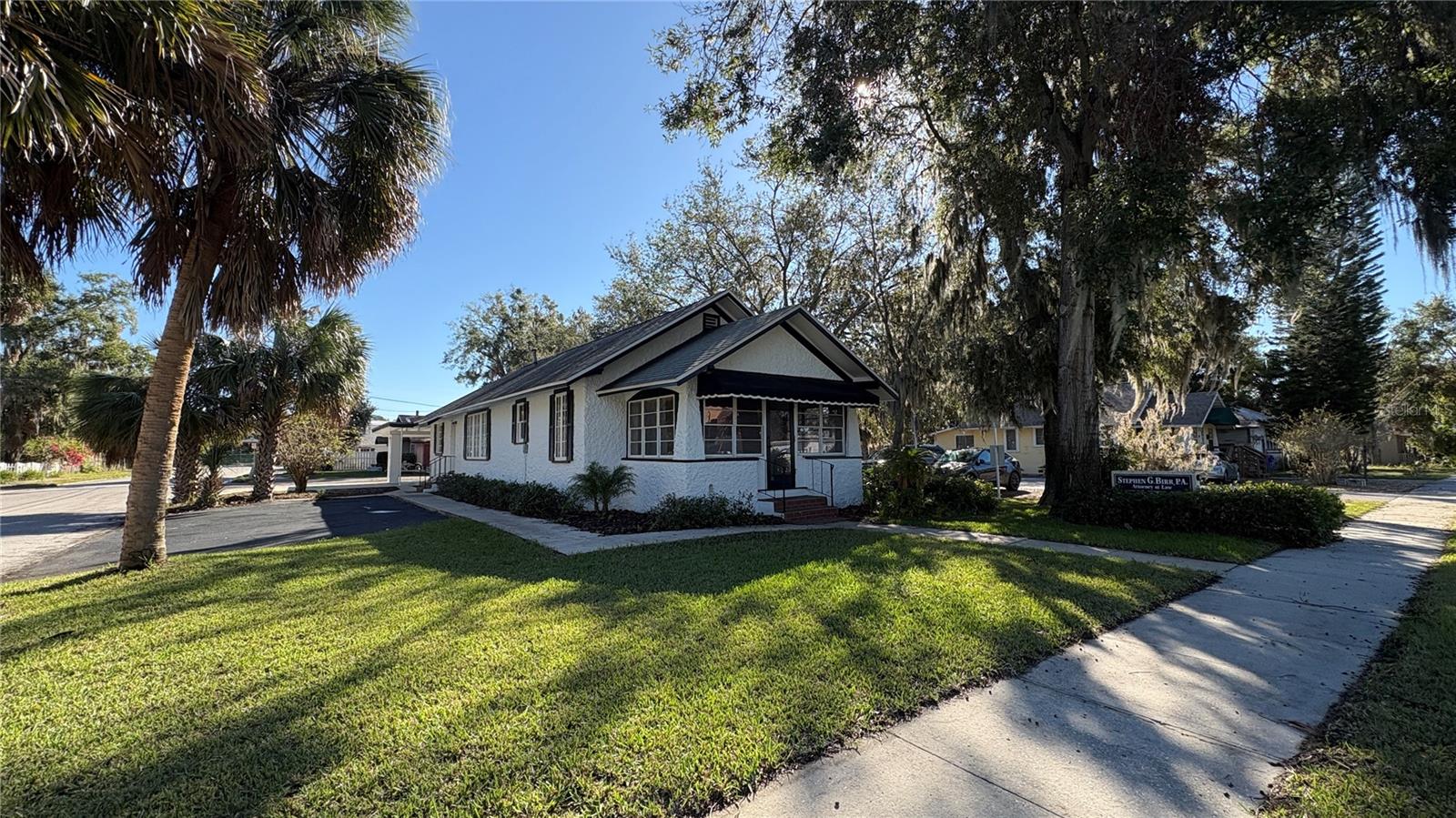 122 N ST. CLAIR ABRAMS AVE, TAVARES, FL, 32778