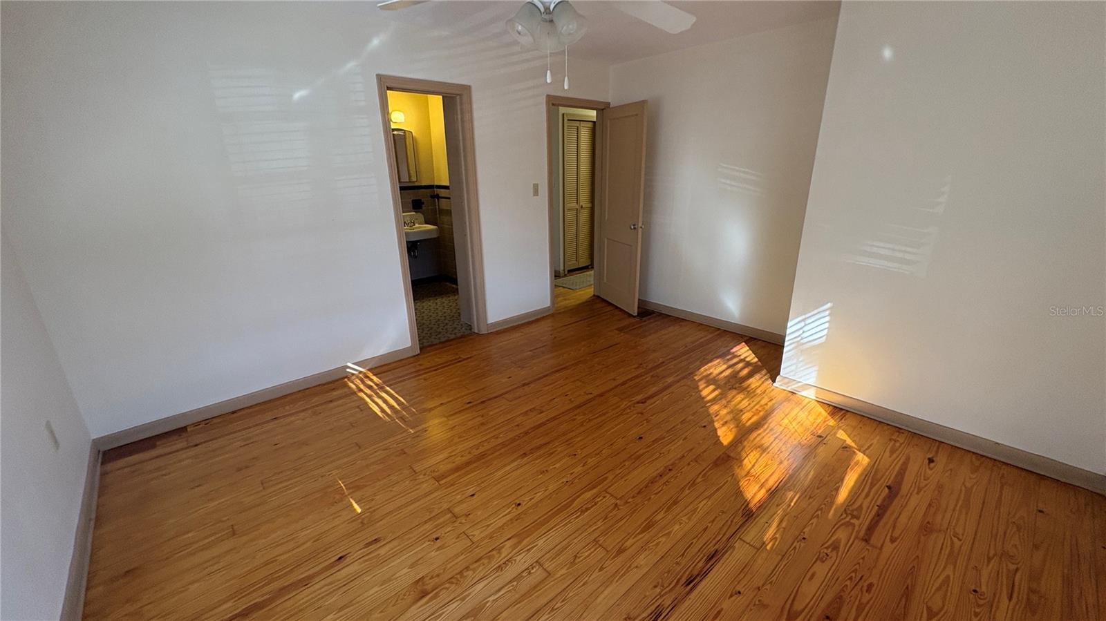 122 N ST. CLAIR ABRAMS AVE, TAVARES, FL, 32778