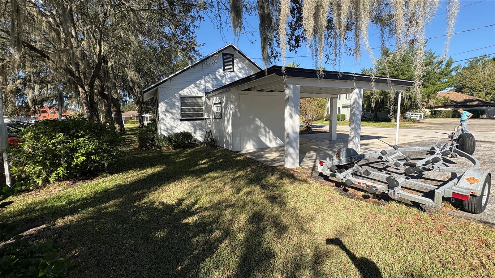 122 N ST. CLAIR ABRAMS AVE, TAVARES, FL, 32778