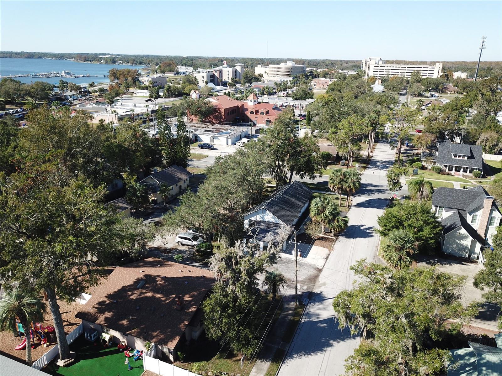 122 N ST. CLAIR ABRAMS AVE, TAVARES, FL, 32778