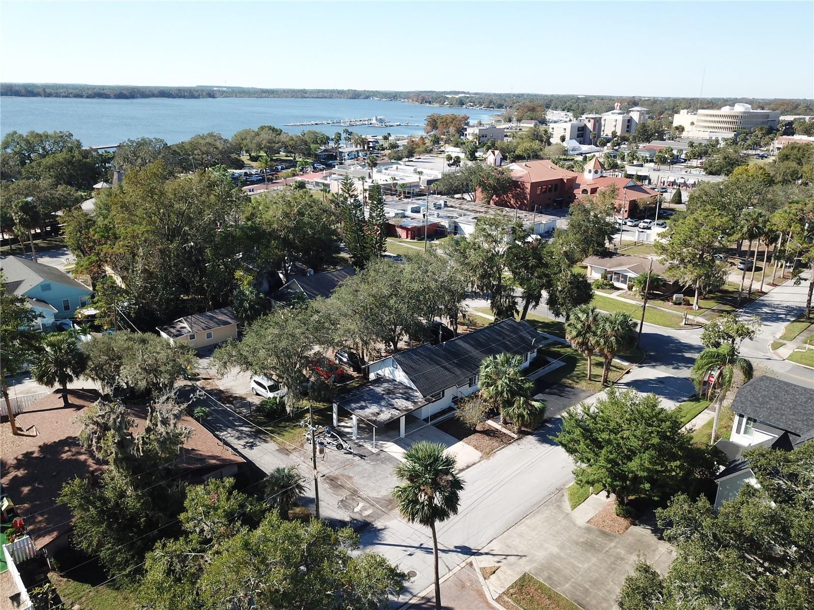 122 N ST. CLAIR ABRAMS AVE, TAVARES, FL, 32778