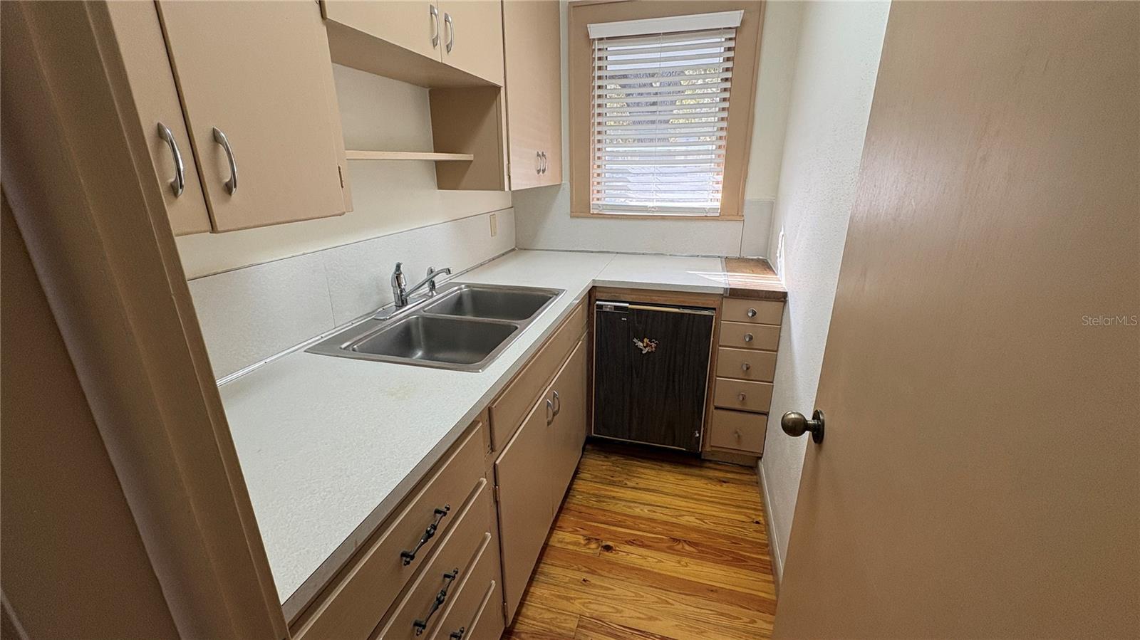 122 N ST. CLAIR ABRAMS AVE, TAVARES, FL, 32778