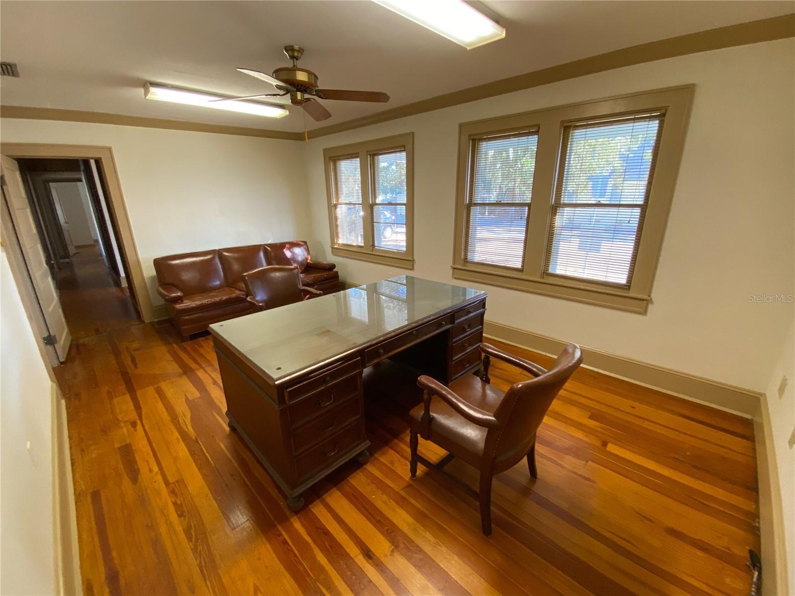 122 N ST. CLAIR ABRAMS AVE, TAVARES, FL, 32778