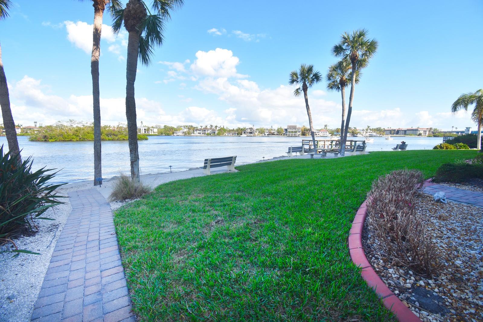 1350 N PORTOFINO DR #302TAR, SARASOTA, FL, 34242
