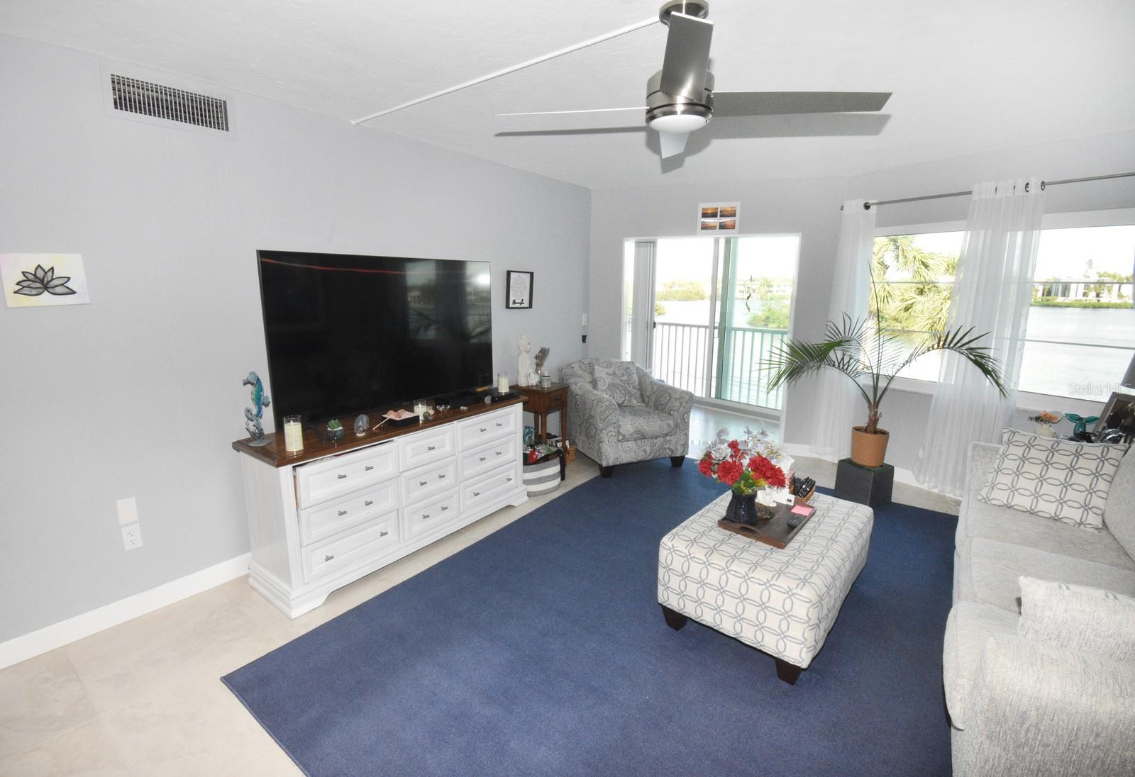 1350 N PORTOFINO DR #302TAR, SARASOTA, FL, 34242