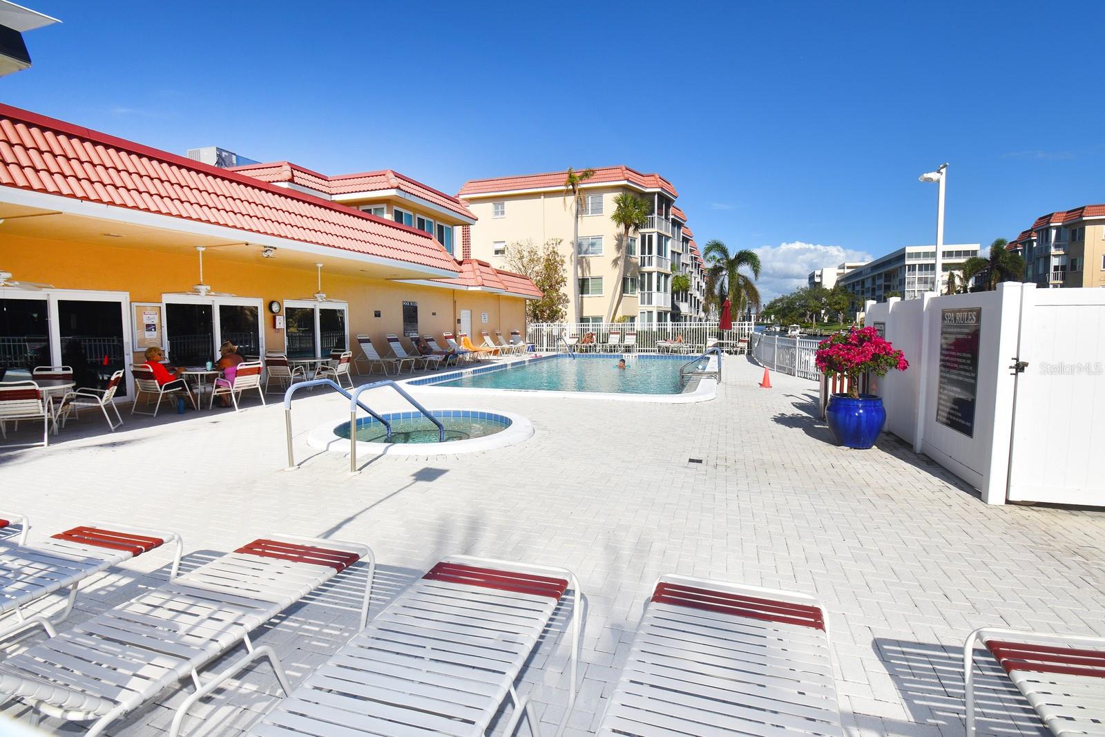 1350 N PORTOFINO DR #302TAR, SARASOTA, FL, 34242