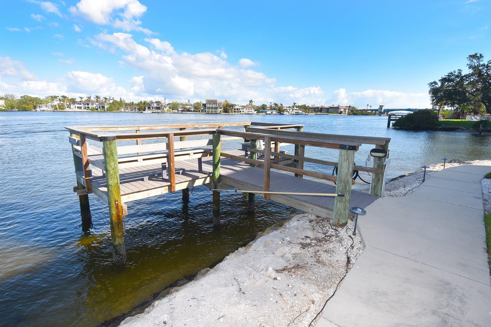 1350 N PORTOFINO DR #302TAR, SARASOTA, FL, 34242