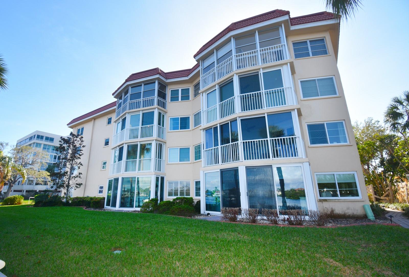 1350 N PORTOFINO DR #302TAR, SARASOTA, FL, 34242