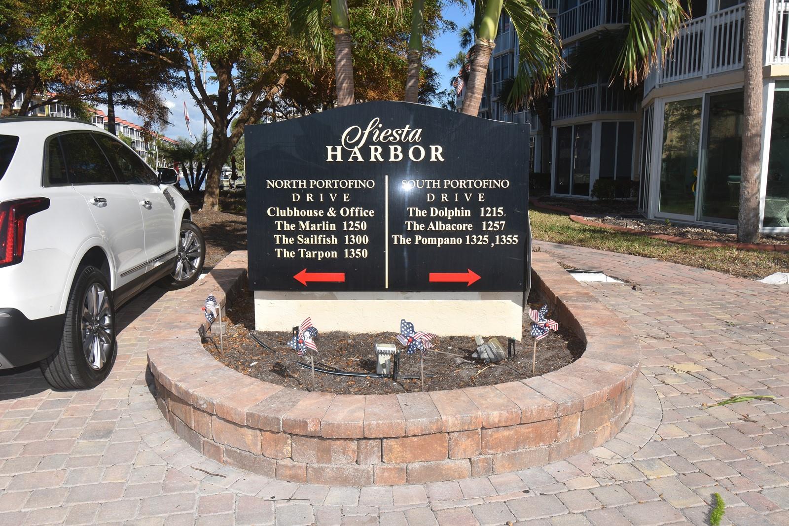 1350 N PORTOFINO DR #302TAR, SARASOTA, FL, 34242