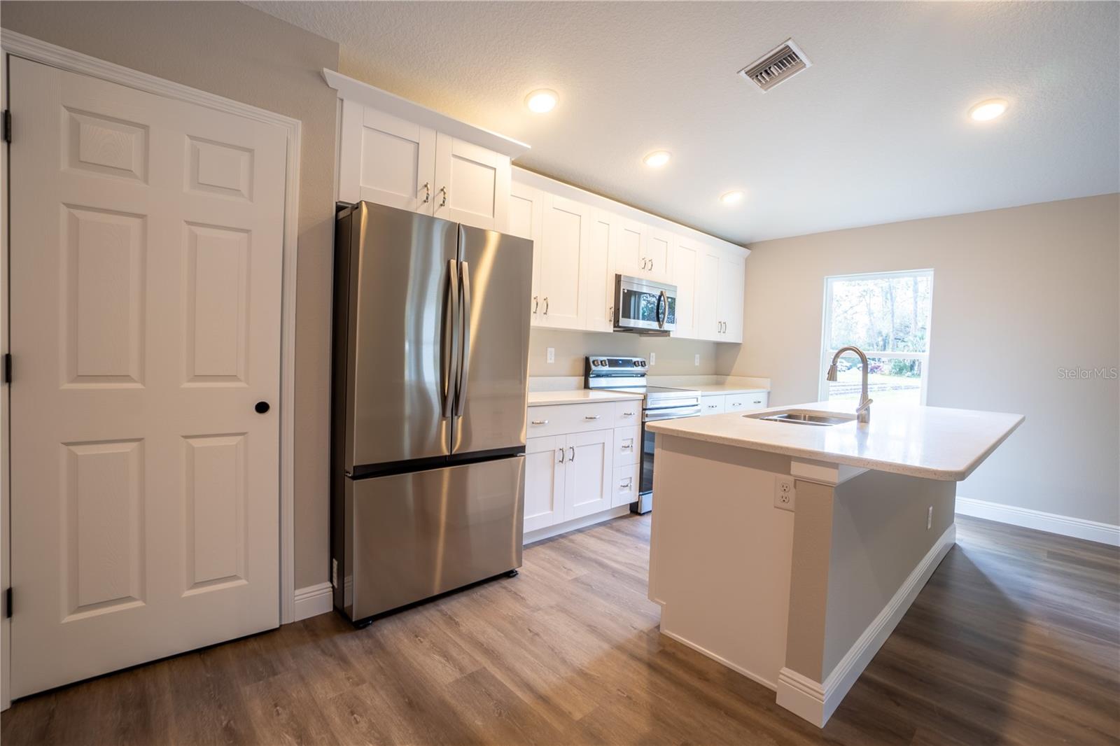 504 4TH AVE, WILDWOOD, FL, 34785
