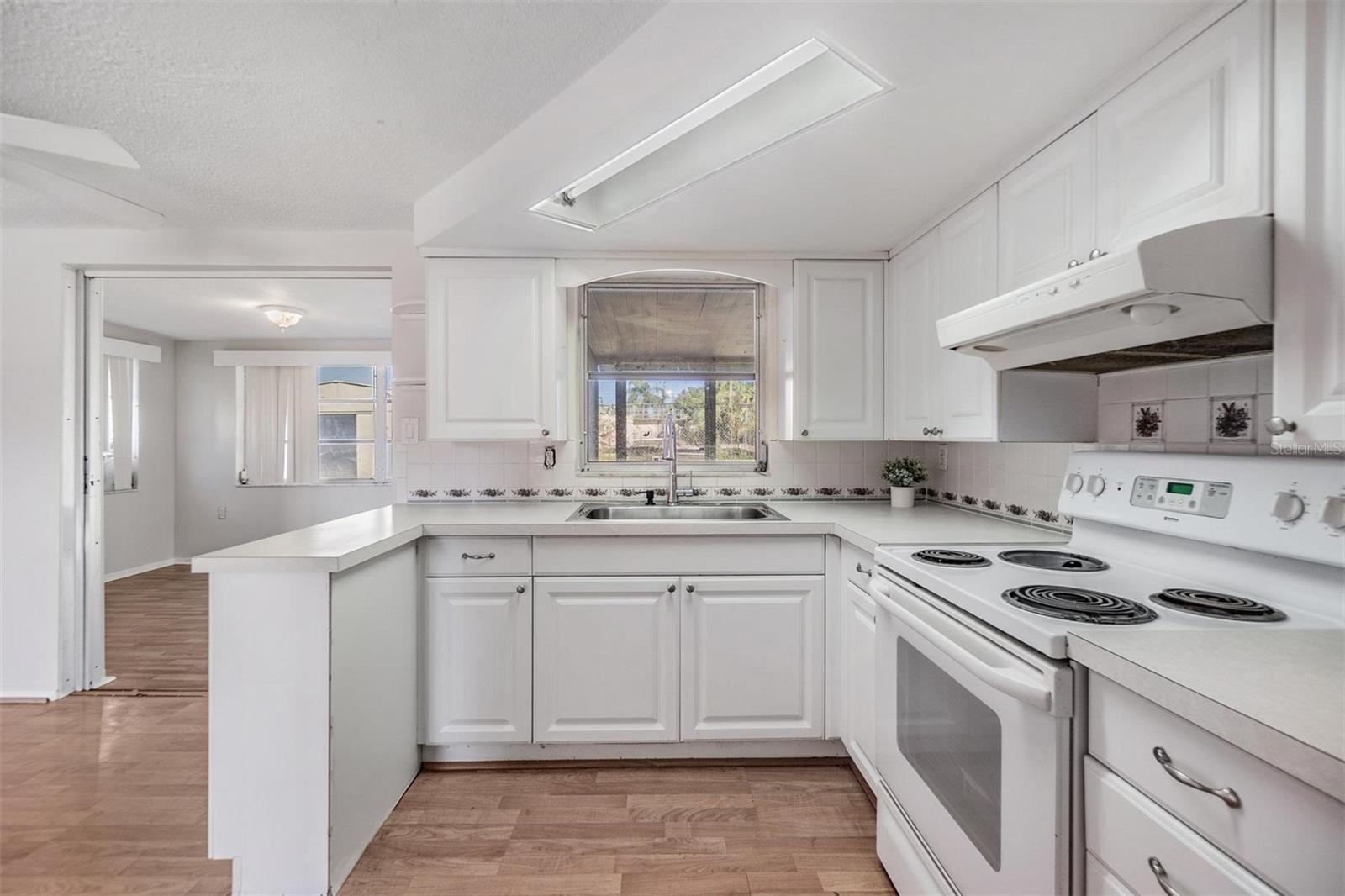 7631 FOX HOLLOW DR, PORT RICHEY, FL, 34668