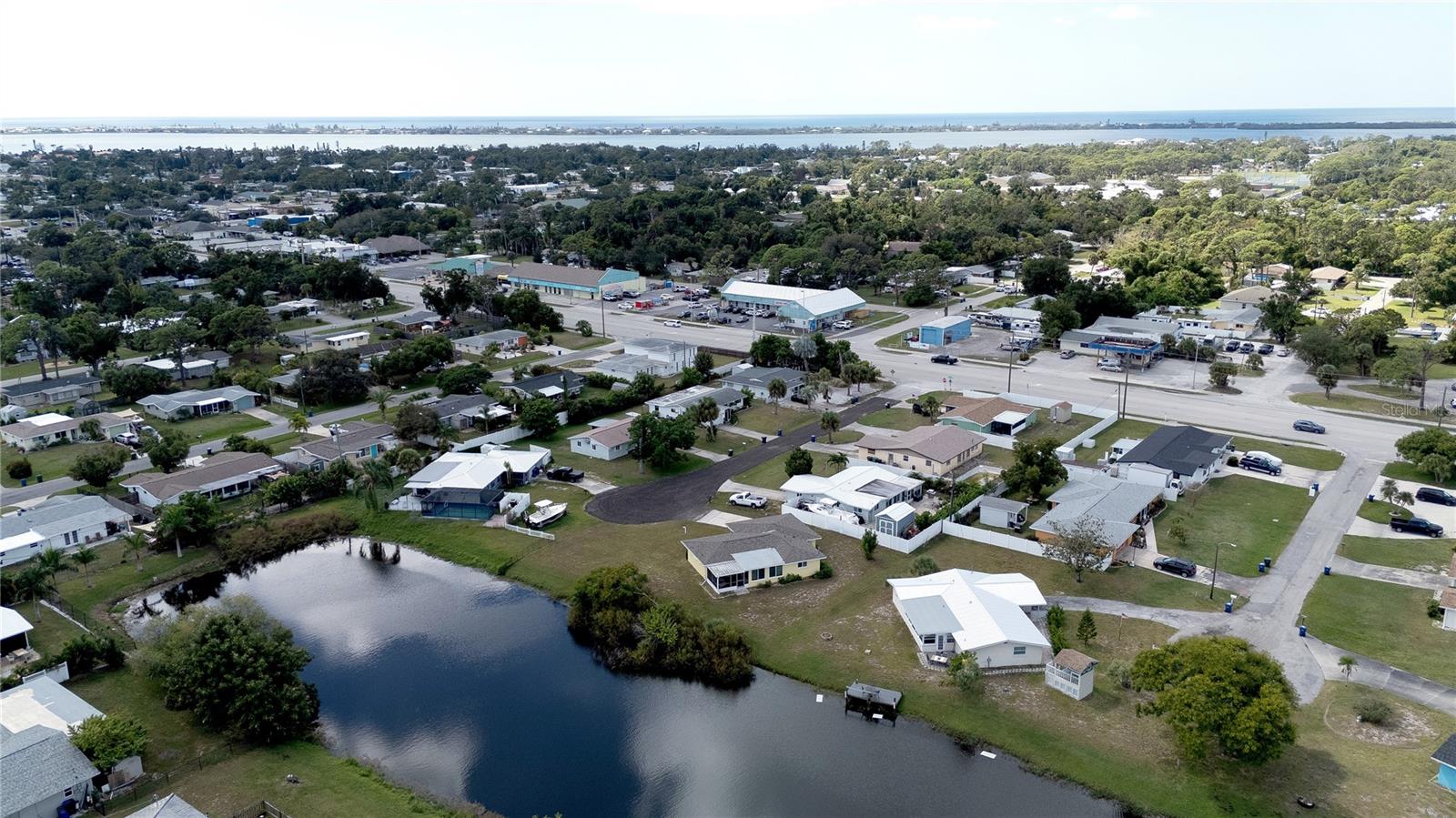 42 CAROLL CIR, ENGLEWOOD, FL, 34223