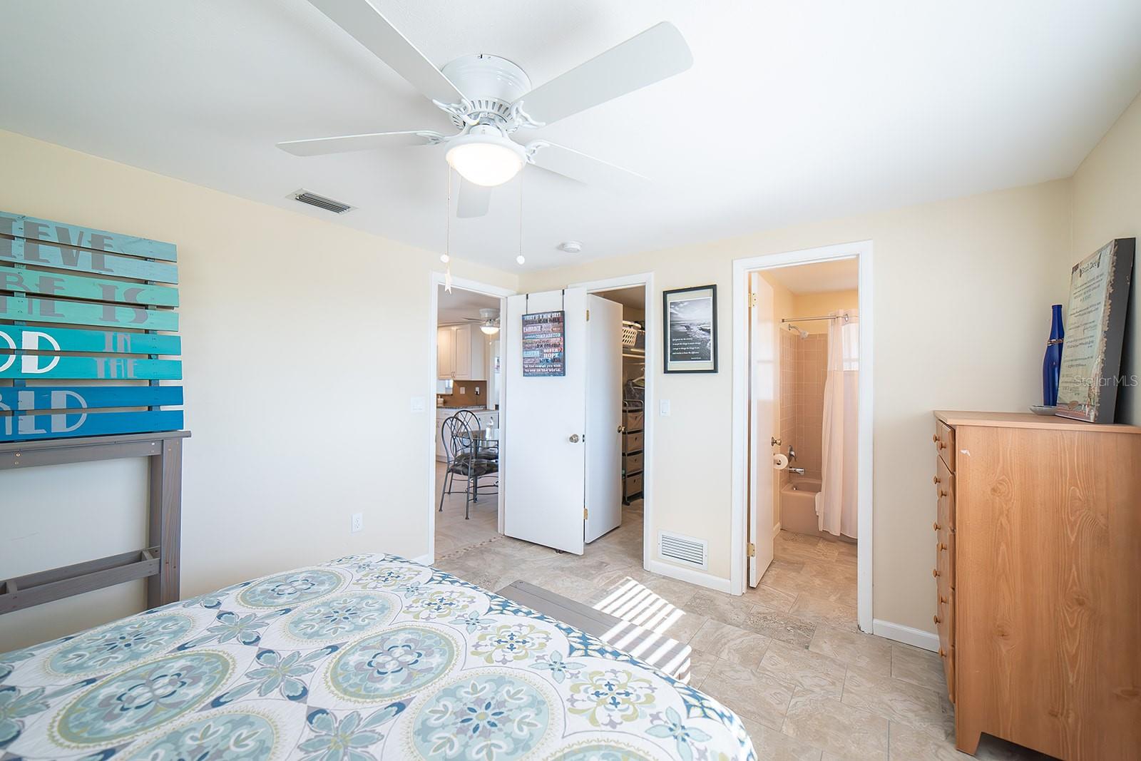 42 CAROLL CIR, ENGLEWOOD, FL, 34223