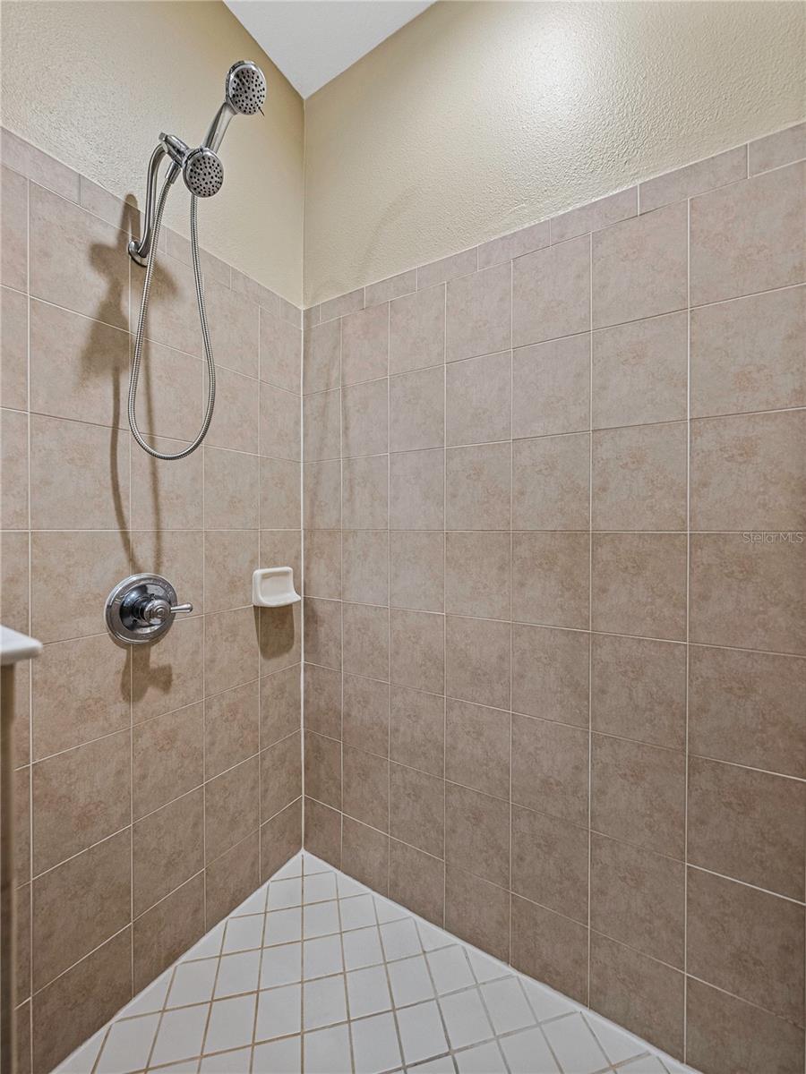 5726 AUTUMN SHIRE DR, ZEPHYRHILLS, FL, 33541