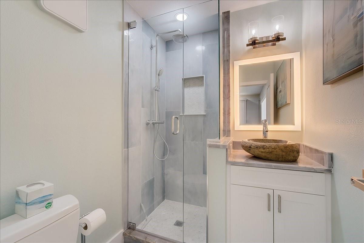 1555 TARPON CENTER DR #202, VENICE, FL, 34285