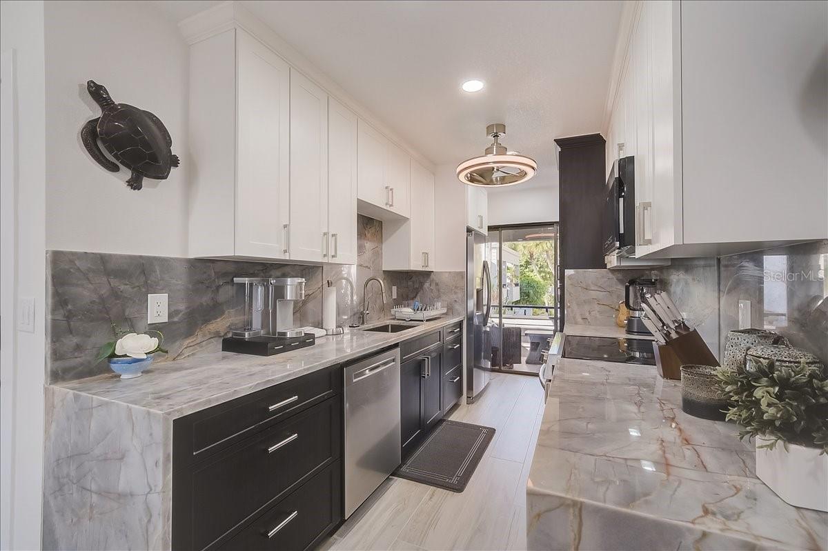 1555 TARPON CENTER DR #202, VENICE, FL, 34285