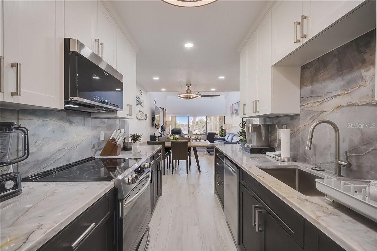 1555 TARPON CENTER DR #202, VENICE, FL, 34285