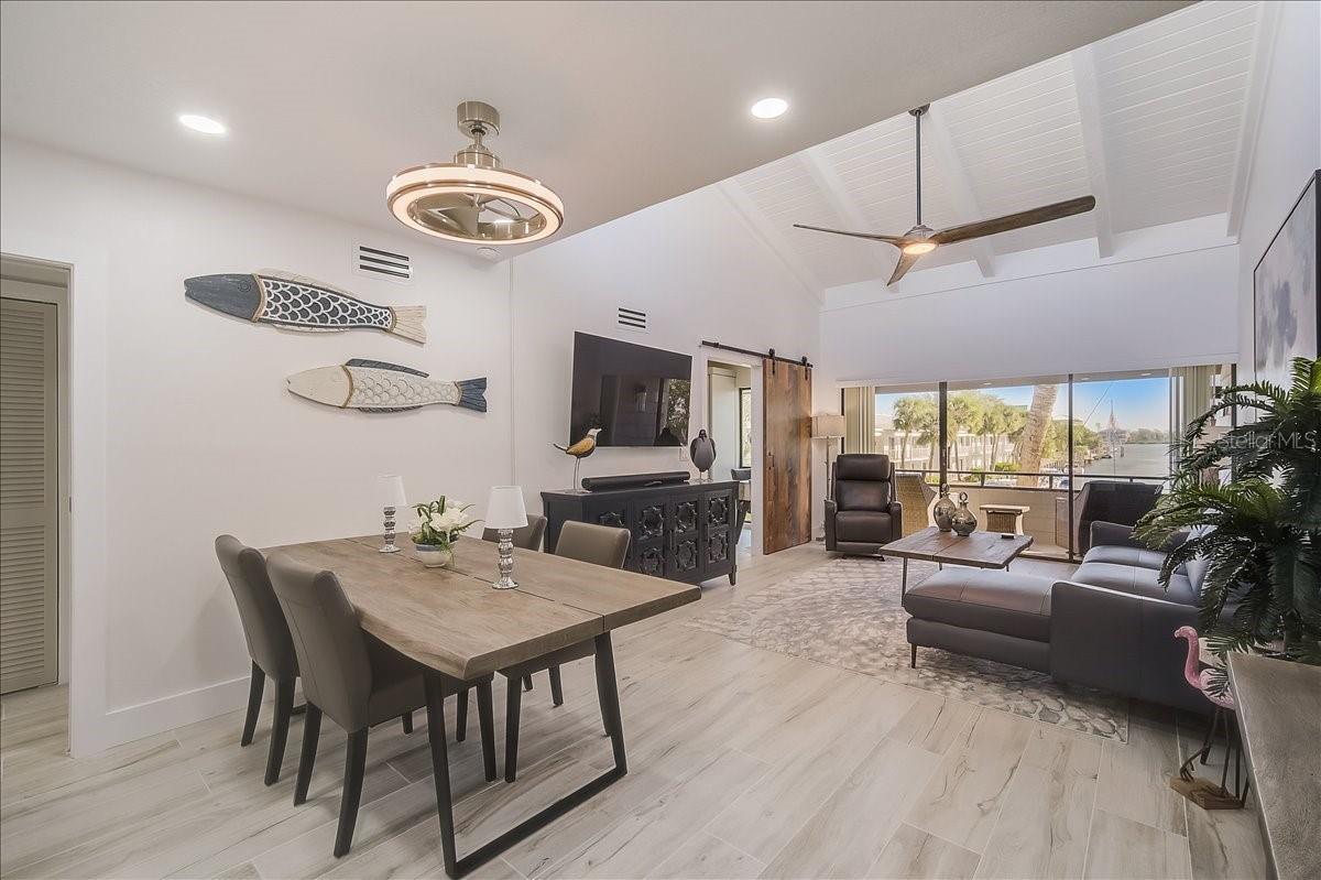 1555 TARPON CENTER DR #202, VENICE, FL, 34285