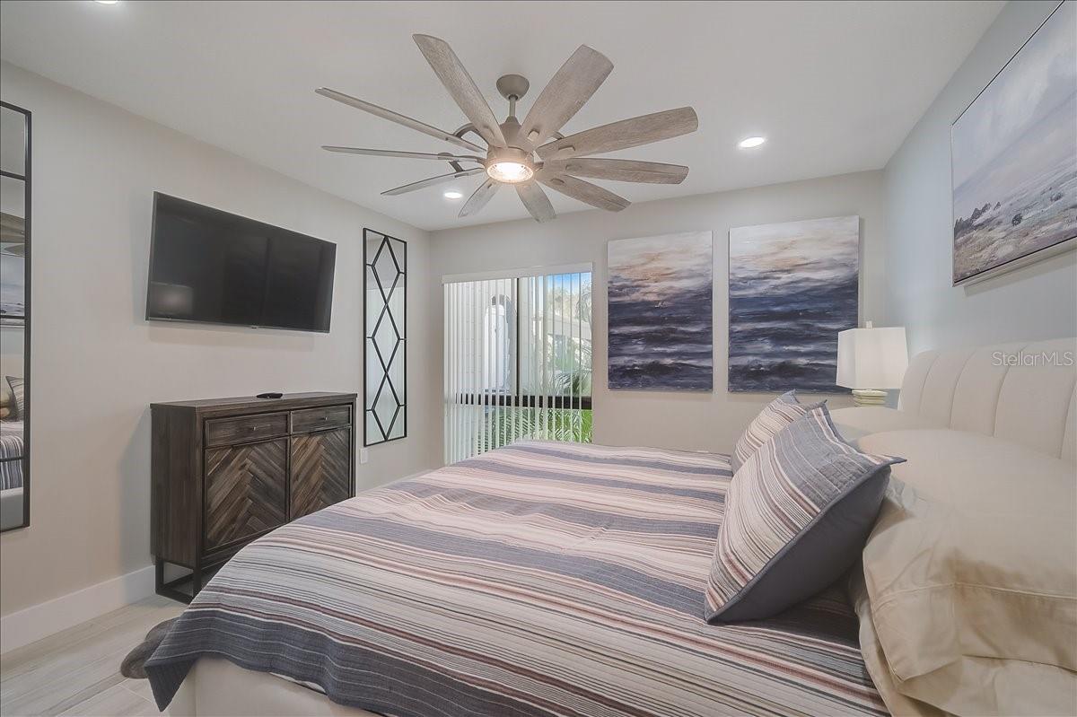 1555 TARPON CENTER DR #202, VENICE, FL, 34285