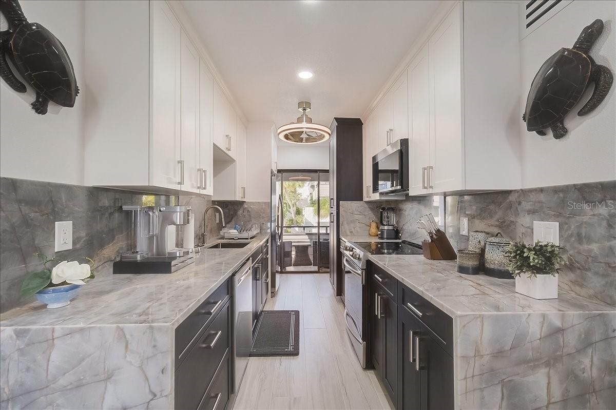1555 TARPON CENTER DR #202, VENICE, FL, 34285