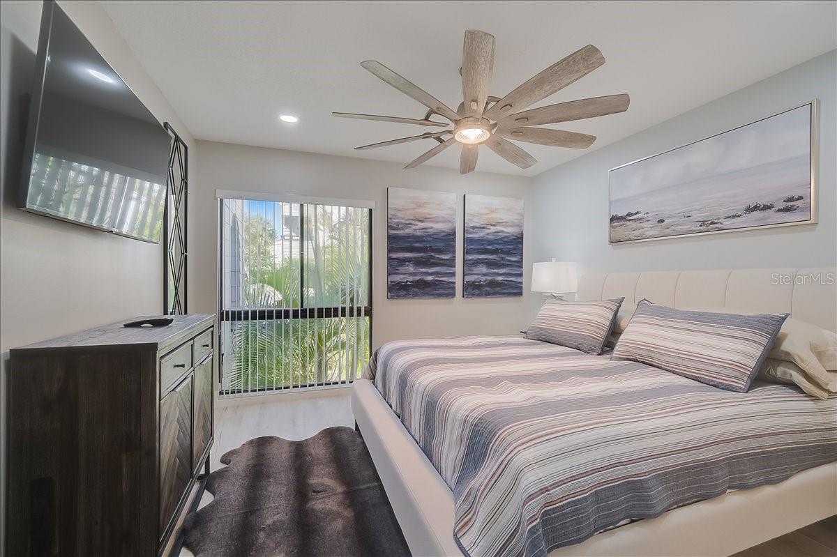1555 TARPON CENTER DR #202, VENICE, FL, 34285