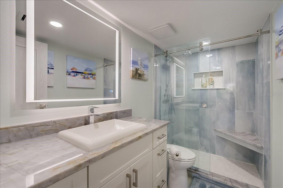 1555 TARPON CENTER DR #202, VENICE, FL, 34285